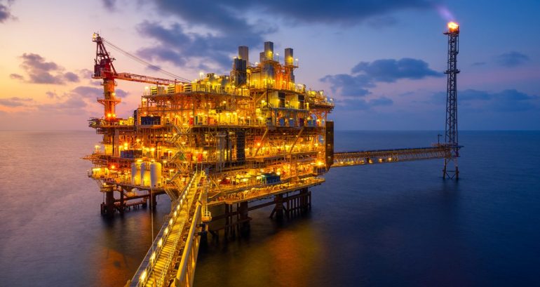 Indústria petrolífera — refinaria e exploração de gás